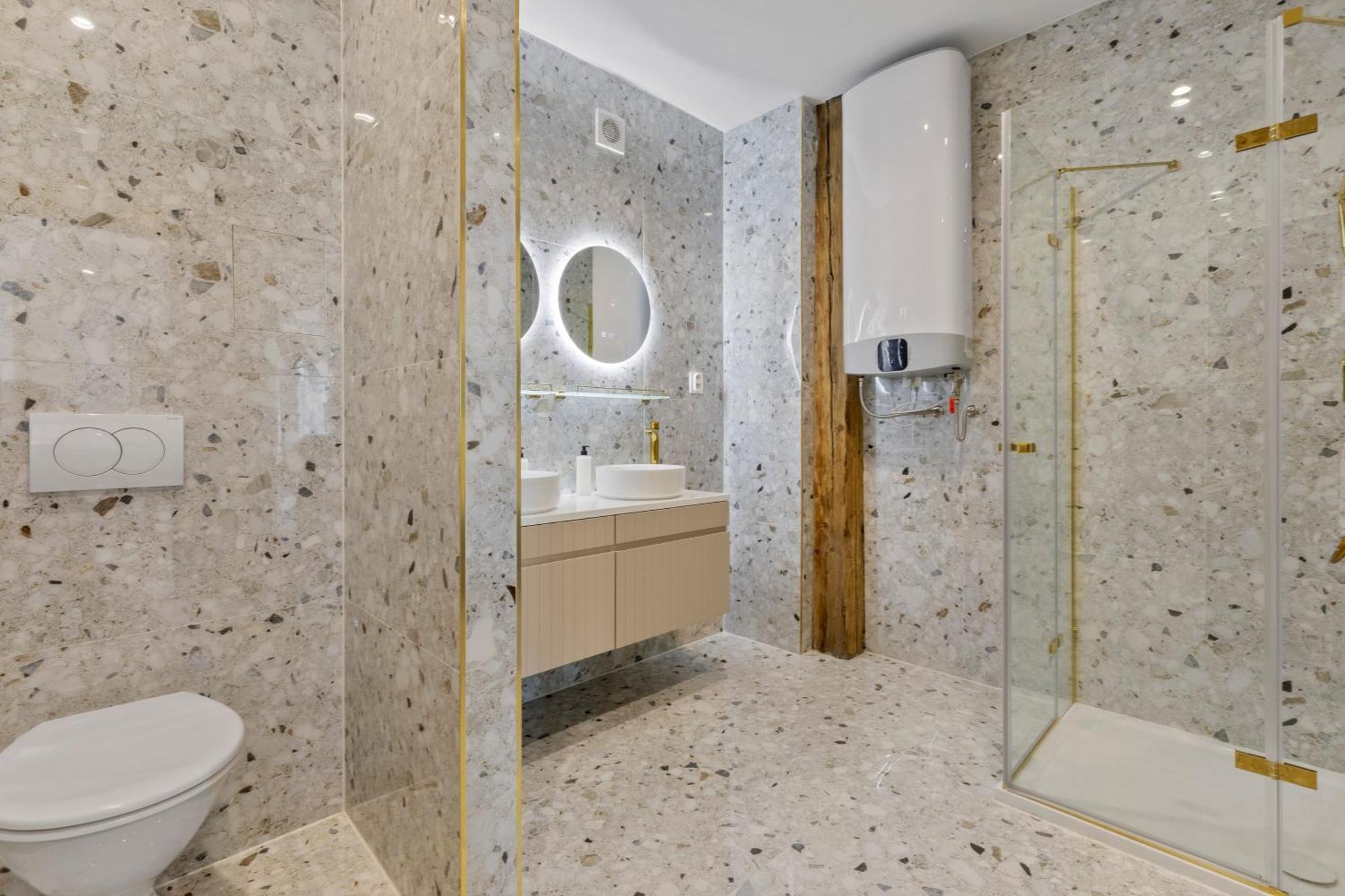 Lam Mockingbird - Terrace - Ac Apartment Pressburg